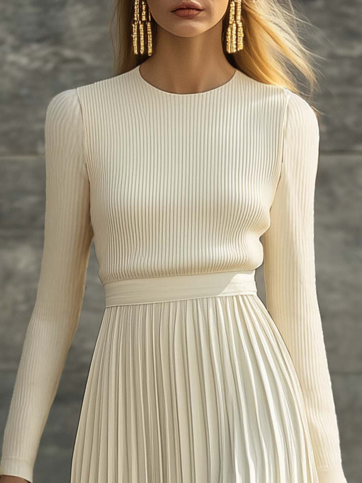 Charlotte cream set, close-up of the ribbed knit top and pleated waistband
